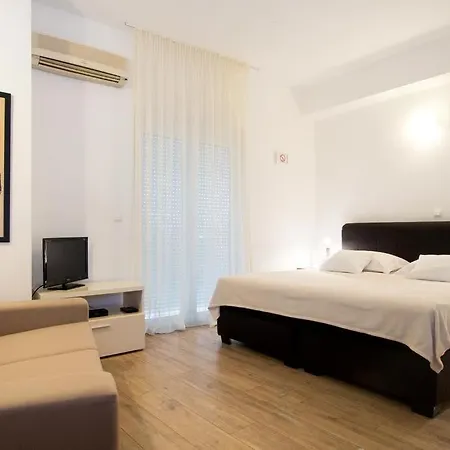 Pino Bed and breakfast Podstrana