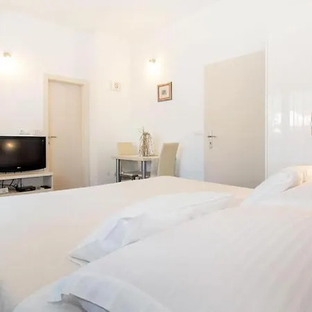 Bed and breakfast Pino 3*